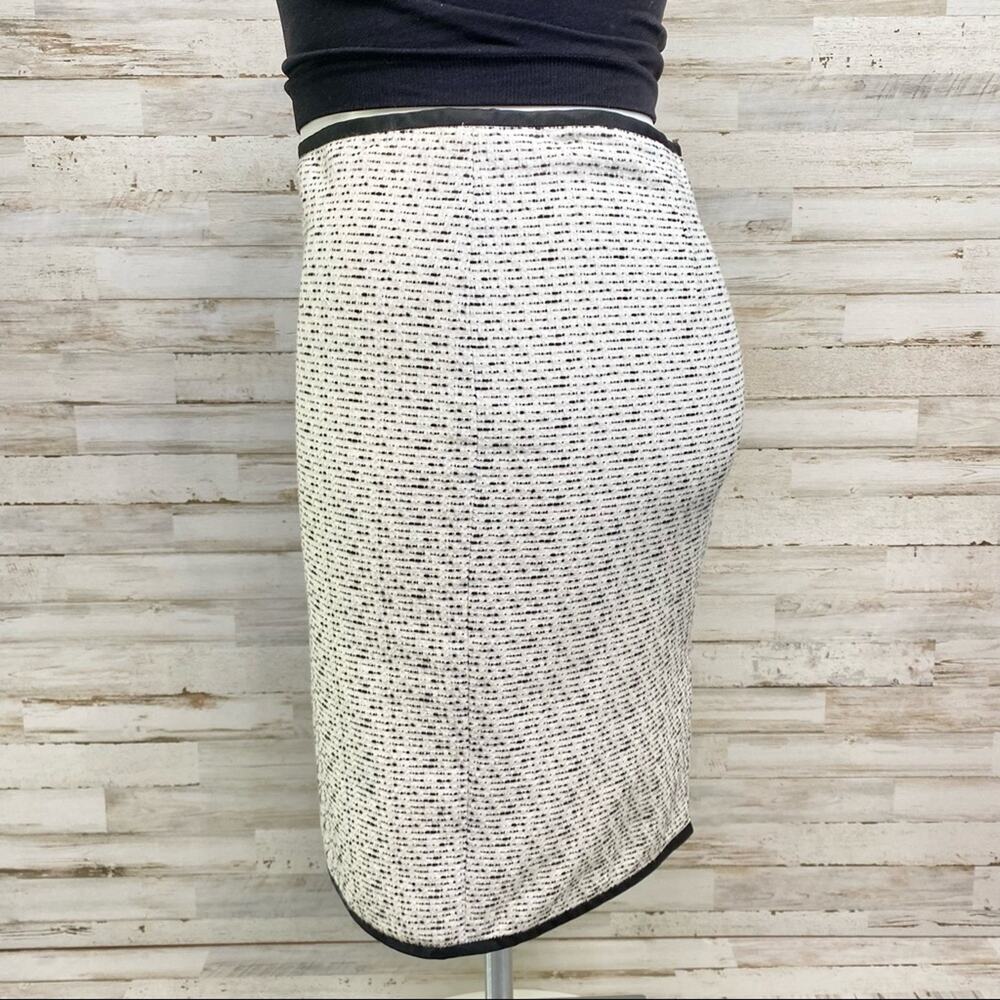 Vera Wang Lavender Label Boucle Tweed Skirt Womens Size 10  Black White Cotton - Picture 4 of 13